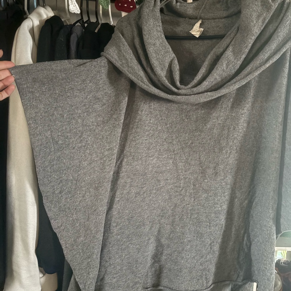 LOVESTITCH Hooded Wool\Angora Poncho Sweater one size/LIGHT GREY - Picture 6 of 8